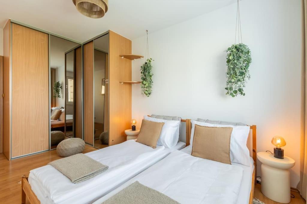 Duna Retreat: City Serenity Bratislava Luaran gambar