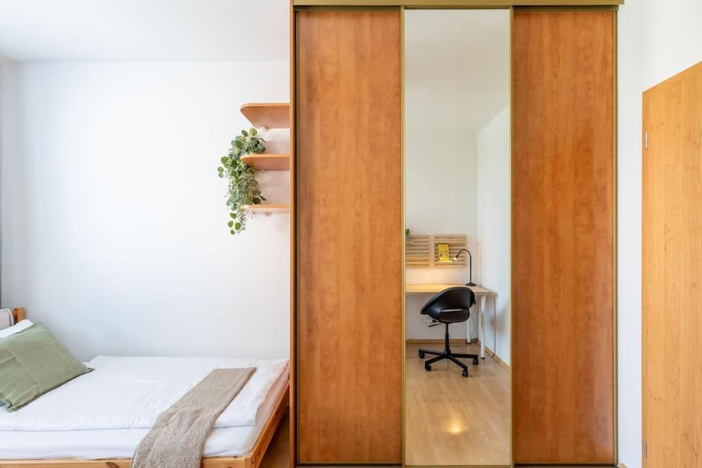 Duna Retreat: City Serenity Bratislava Luaran gambar