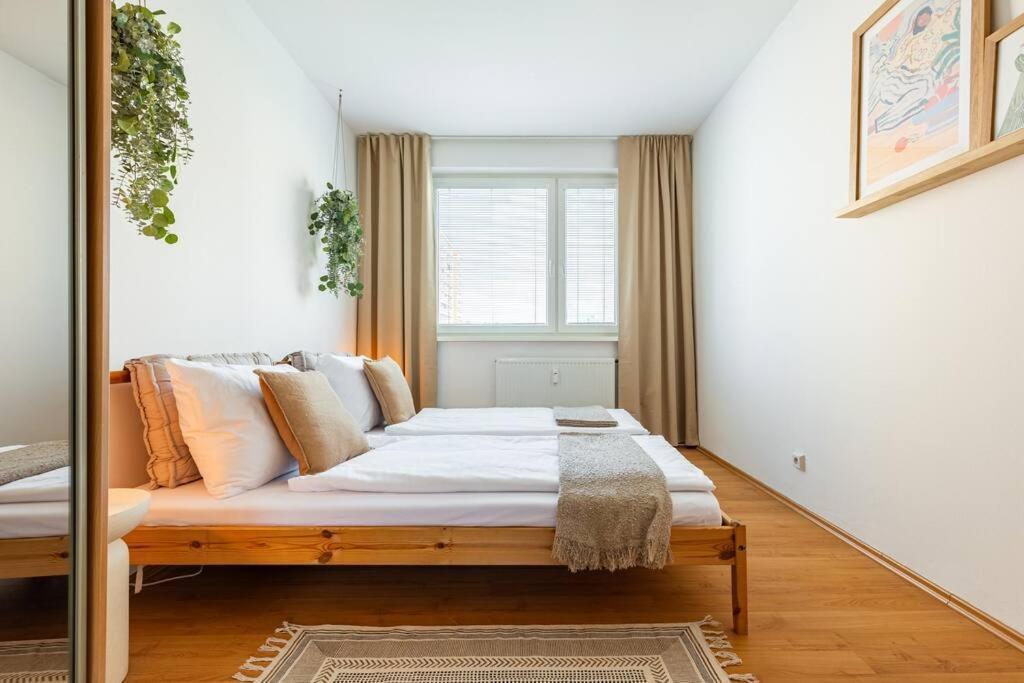 Duna Retreat: City Serenity Bratislava Luaran gambar