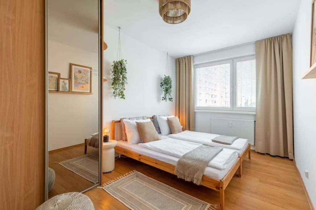 Duna Retreat: City Serenity Bratislava Luaran gambar