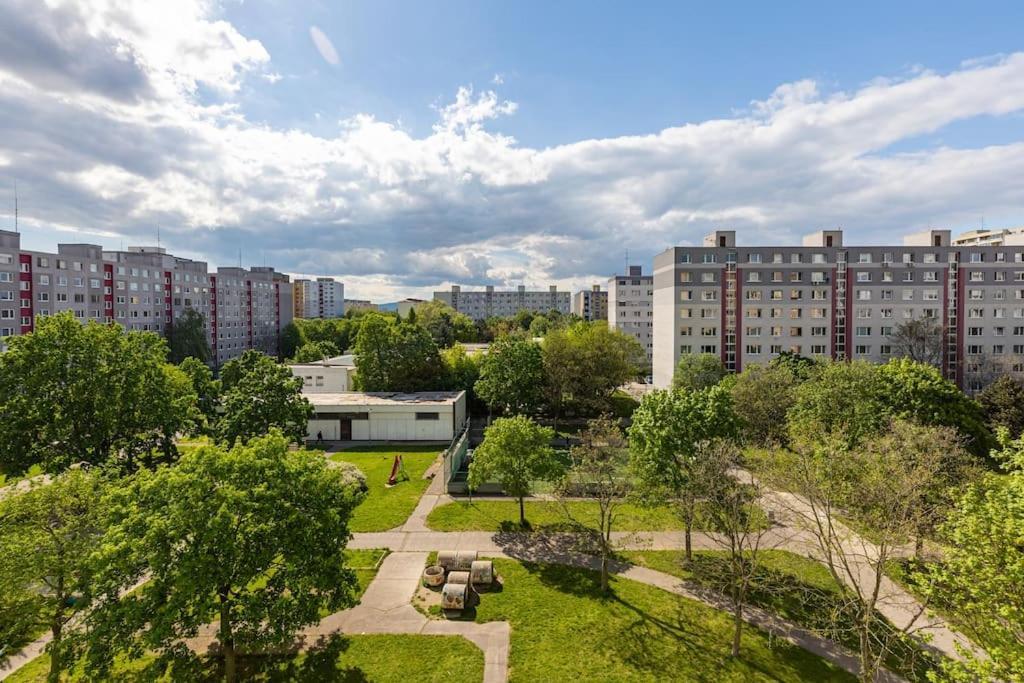 Duna Retreat: City Serenity Bratislava Luaran gambar